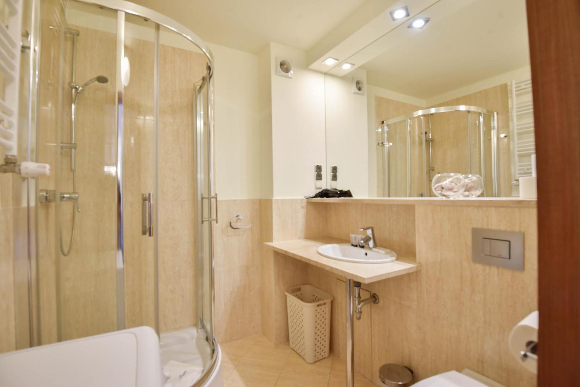 Apartamenty Mistral Z Parkingiem - Promenada & Morze - Apartamenty Na Wyspie Swinoujscie Kültér fotó