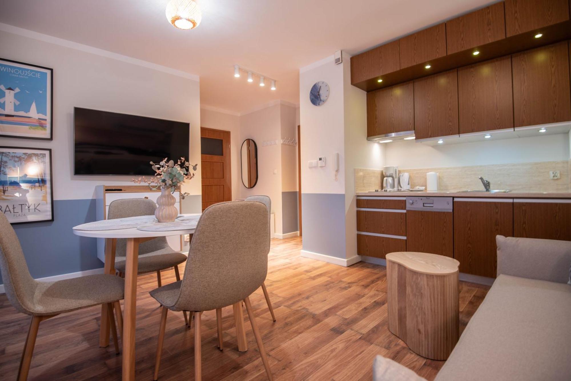 Apartamenty Mistral Z Parkingiem - Promenada & Morze - Apartamenty Na Wyspie Swinoujscie Kültér fotó
